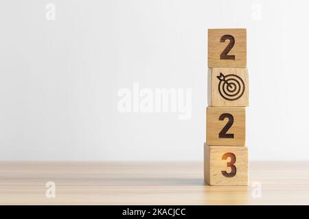 2023 bloc avec icône de plan de travail. Objectif, cible, résolution, stratégie, plan, Concepts d'action, de mission, de motivation et de début d'année Banque D'Images