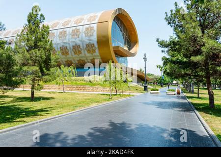 Musée du tapis dans le Parc National de la Mer, Bakou. République d'Azerbaïdjan près de la mer Caspienne et de la région du Caucase. Banque D'Images