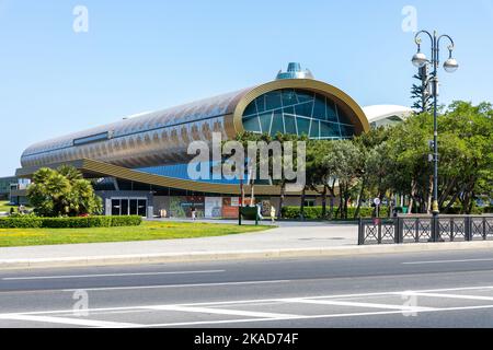 Musée du tapis dans le Parc National de la Mer, Bakou. République d'Azerbaïdjan près de la mer Caspienne et de la région du Caucase. Banque D'Images