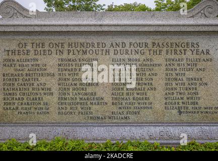 Plymouth, Massachusetts, États-Unis - 12 septembre 2022: . Mémorial désignant les cent quatre passagers du Mayflower qui sont morts dans l'année de l Banque D'Images
