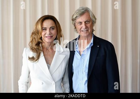 L'actrice suédoise Lena Olin et la réalisatrice Lasse Hallstrom photographiées à Stockholm, en Suède, au 17 octobre 2022. Photo: Jessica Gow / TT / code 10070 Banque D'Images