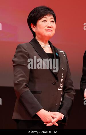 2 novembre 2022, Tokyo, Japon: Le gouverneur de Tokyo Yuriko Koike assiste à la cérémonie de clôture du Festival international du film de Tokyo (TIFF) 35th au Forum international de Tokyo à Tokyo. (Image de crédit: © Rodrigo Reyes Marin/ZUMA Press Wire) Banque D'Images
