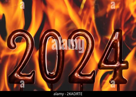 2024 nouveaux numéros d'année flamme feu concept d'alerte de fond Banque D'Images