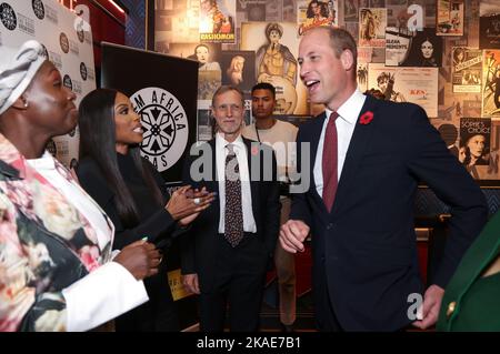 Le Prince de Galles participe à un événement dans le cadre du festival du film biennal de la Royal Africa Society, film Africa, au Garden Cinema de Londres. Date de la photo: Mercredi 2 novembre 2022. Banque D'Images