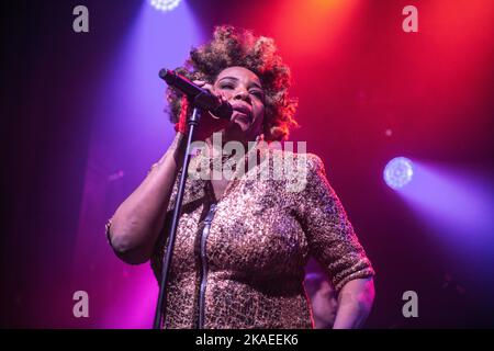 Macy Gray se exécutant à Sala Apolo, Barcelone, 15 octobre 2022. Photographe: ALE Espaliat Banque D'Images