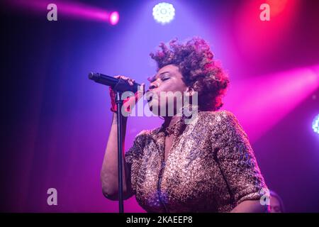 Macy Gray se exécutant à Sala Apolo, Barcelone, 15 octobre 2022. Photographe: ALE Espaliat Banque D'Images