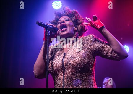 Macy Gray se exécutant à Sala Apolo, Barcelone, 15 octobre 2022. Photographe: ALE Espaliat Banque D'Images