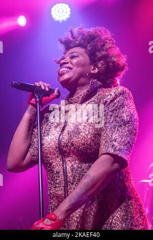 Macy Gray se exécutant à Sala Apolo, Barcelone, 15 octobre 2022. Photographe: ALE Espaliat Banque D'Images