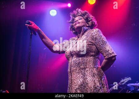 Macy Gray se exécutant à Sala Apolo, Barcelone, 15 octobre 2022. Photographe: ALE Espaliat Banque D'Images