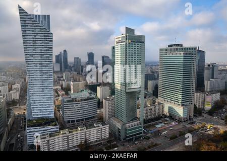 Warschau, Pologne. 02nd novembre 2022. Vue sur les gratte-ciels du centre-ville de Varsovie. Credit: Jan Woitas/dpa/Alay Live News Banque D'Images