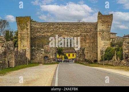 Le magnifique pont de Visconteo à Valeggio sul Mincio Banque D'Images