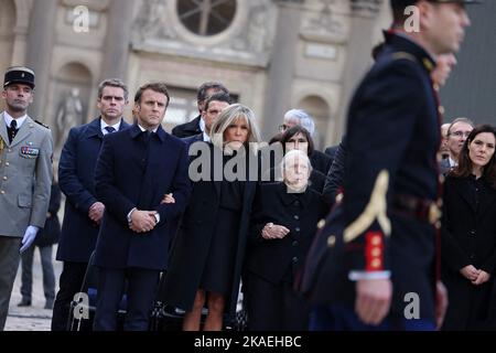 Brigitte Macron, Colette Soulages, famille et proches lors de la ...