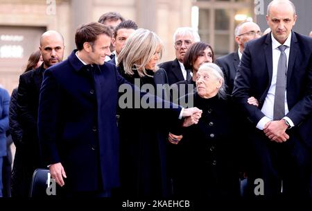 Brigitte Macron, Colette Soulages, famille et proches lors de la ...