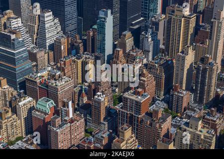 Vue magnifique sur les gratte-ciels de Manhattan sur fond de paysage urbain. New York. ÉTATS-UNIS. Banque D'Images