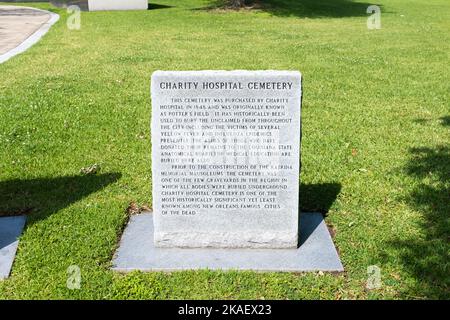 NOUVELLE-ORLÉANS, LA, États-Unis - 11 AVRIL 2021 : site historique du cimetière de l'hôpital Charity sur Canal Street Banque D'Images