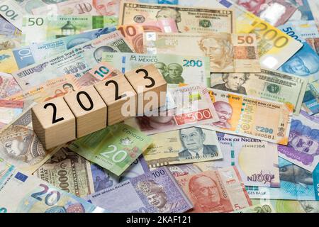 2023 sur les marchés monétaires mondiaux, crise internationale, impact sur les marchés financiers et l'économie mondiale Banque D'Images