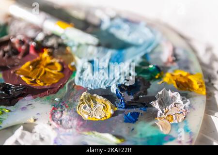 Palette d'art avec peintures à l'huile Banque D'Images