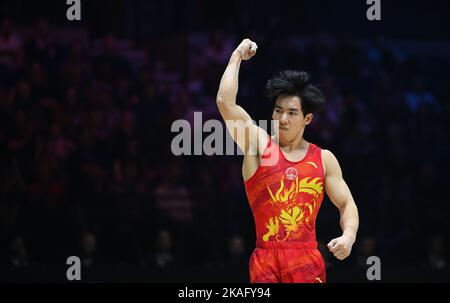 Liverpool, Royaume-Uni. 02nd novembre 2022. Gymnastique : Championnat du monde, hommes, équipe tout autour, finale, à M&S Bank Arena. Zhang Boheng de Chine réagit. Credit: Marijan Murat/dpa/Alamy Live News Banque D'Images