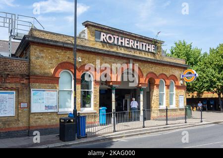 Rotherhithe Overground Station, Brunel Road, Rotherhithe, The London Borough of Southwark, Greater London, Angleterre, Royaume-Uni Banque D'Images