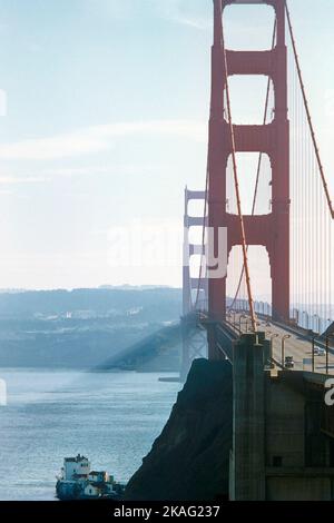 Golden Gate Bridge, San Francisco, Californie, États-Unis, Toni Frissell Collection, Novembre 1958 Banque D'Images