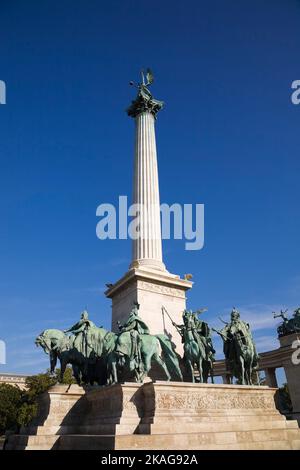 Monument à la place des héros, Budapest, Hongrie. Banque D'Images