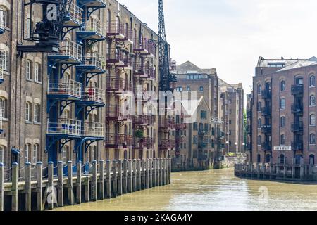 Entrepôts historiques à St Saviors Dock, Mill Street, Bermondsey, le quartier londonien de Southwark, Grand Londres, Angleterre, Royaume-Uni Banque D'Images