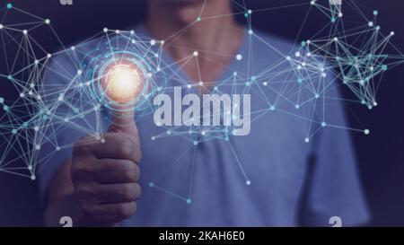 Hommes numérisation d'empreintes digitales et authentification biométrique, traitement biométrique pour l'accès aux données personnelles. Surveillance et numérisation de sécurité des données numériques Banque D'Images