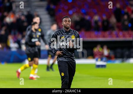 Copenhague, Danemark. 02nd novembre 2022. Youssoufa Moukoko de Dortmund se réchauffe avant le match de la Ligue des champions de l'UEFA entre le FC Copenhague et Dortmund à Parken à Copenhague. (Crédit photo : Gonzales photo/Alamy Live News Banque D'Images