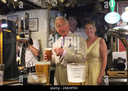 Le Prince Charles le Prince de Galles lors de sa visite annuelle au Nord du pays de Galles Banque D'Images
