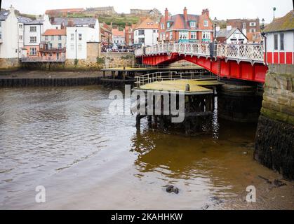 Pont tournant sur la rivière Esk à Whitby Banque D'Images