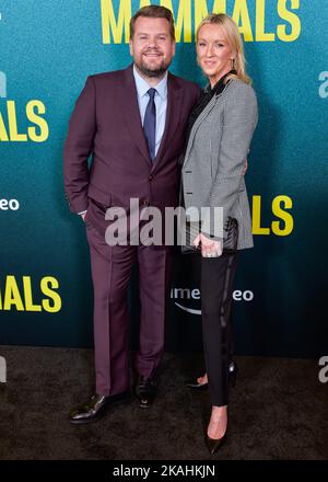 West Hollywood, États-Unis. 02nd novembre 2022. WEST HOLLYWOOD, LOS ANGELES, CALIFORNIE, ÉTATS-UNIS - NOVEMBRE 02 : James Corden, comédien anglais, chanteur et animateur de télévision, et Julia Carey, femme et productrice de télévision anglaise, arrivent à la première à Los Angeles de la saison 1 des mammifères d'Amazon Prime Video, qui s'est tenue à l'hôtel West Hollywood EDITION sur 2 novembre 2022 à West Hollywood, Los Angeles, Californie, États-Unis. ( Credit: Image Press Agency/Alamy Live News Banque D'Images