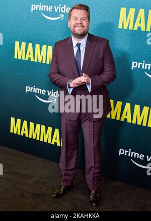 West Hollywood, États-Unis. 02nd novembre 2022. WEST HOLLYWOOD, LOS ANGELES, CALIFORNIE, États-Unis - NOVEMBRE 02 : le comédien anglais, acteur, chanteur et animateur de télévision James Corden arrive à la première de Los Angeles de la saison 1 des mammifères d'Amazon Prime Video, qui s'est tenue à l'hôtel West Hollywood EDITION sur 2 novembre 2022 à West Hollywood, Los Angeles, Californie, États-Unis. ( Credit: Image Press Agency/Alamy Live News Banque D'Images