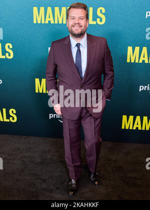 West Hollywood, États-Unis. 02nd novembre 2022. WEST HOLLYWOOD, LOS ANGELES, CALIFORNIE, États-Unis - NOVEMBRE 02 : le comédien anglais, acteur, chanteur et animateur de télévision James Corden arrive à la première de Los Angeles de la saison 1 des mammifères d'Amazon Prime Video, qui s'est tenue à l'hôtel West Hollywood EDITION sur 2 novembre 2022 à West Hollywood, Los Angeles, Californie, États-Unis. ( Credit: Image Press Agency/Alamy Live News Banque D'Images