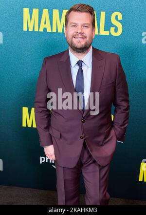 West Hollywood, États-Unis. 02nd novembre 2022. WEST HOLLYWOOD, LOS ANGELES, CALIFORNIE, États-Unis - NOVEMBRE 02 : le comédien anglais, acteur, chanteur et animateur de télévision James Corden arrive à la première de Los Angeles de la saison 1 des mammifères d'Amazon Prime Video, qui s'est tenue à l'hôtel West Hollywood EDITION sur 2 novembre 2022 à West Hollywood, Los Angeles, Californie, États-Unis. ( Credit: Image Press Agency/Alamy Live News Banque D'Images