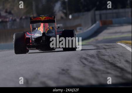 Daniel Ricciardo, pilote australien de Formule 1, de l'écurie Red Bull Formula One au volant de sa voiture au cours du dernier jour des essais de Formule 1 à Barcelone, 4th mars 2016. (Photo de Joan Cros/NurPhoto) *** Veuillez utiliser le crédit du champ de crédit *** Banque D'Images