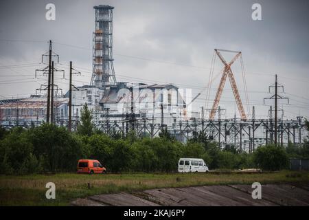 Vue du réacteur nucléaire numéro 4 à Tchernobyl à l'oeuvre, sur 12 juin 2013. La catastrophe de Tchernobyl a été un accident nucléaire catastrophique qui s'est produit le 26 avril 1986 à la centrale nucléaire de Tchernobyl, dans la ville de Pripyat, en Ukraine (alors officiellement la RSS d'Ukraine), qui était sous la juridiction directe des autorités centrales de l'Union soviétique. Une explosion et un incendie ont libéré de grandes quantités de particules radioactives dans l'atmosphère, qui se sont répandues dans une grande partie de l'ouest de l'URSS et de l'Europe. (Photo de Celestino Arce/NurPhoto) *** Veuillez utiliser le crédit du champ de crédit *** Banque D'Images
