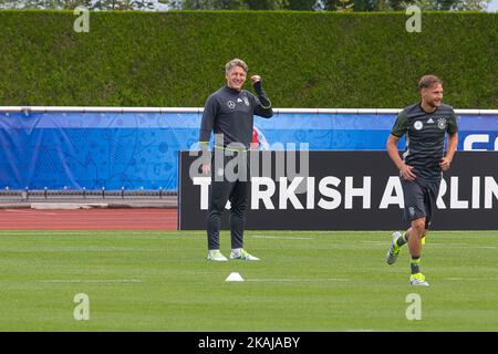 Bastian Schweinsteiger lors d'une session d'entraînement en Allemagne avant l'euro 2016 de l'UEFA à Ermitage Evian sur 9 juin 2016 à Evian-les-bains, France. Le match d'ouverture de l'Allemagne au championnat d'Europe est contre l'Ukraine sur 12 juin. (Photo par Foto Olimpik/NurPhoto) *** Veuillez utiliser le crédit du champ de crédit *** Banque D'Images