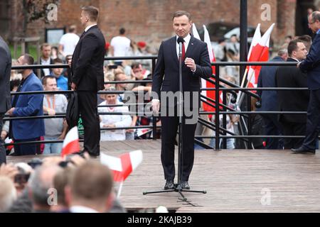 Le Président de la Pologne Andrzej Duda rencontre les habitants de Kwidzyn, Pologne 13th, juin 2016. Le Président est venu à Kwidzyn pour remercier les électeurs pour leur élection présidentielle l'année dernière. (Photo de Michal Fludra/NurPhoto) *** Veuillez utiliser le crédit du champ de crédit *** Banque D'Images