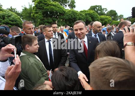 Le Président de la Pologne Andrzej Duda rencontre les habitants de Kwidzyn, Pologne 13th, juin 2016. Le Président est venu à Kwidzyn pour remercier les électeurs pour leur élection présidentielle l'année dernière. (Photo de Michal Fludra/NurPhoto) *** Veuillez utiliser le crédit du champ de crédit *** Banque D'Images