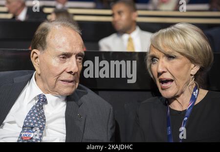 Les dignitaires et délégués républicains prennent la parole à la Convention nationale républicaine à Cleveland, Ohio, le premier jour de l'événement de quatre jours. (Photo de Zach D Roberts/NurPhoto) *** Veuillez utiliser le crédit du champ de crédit *** Banque D'Images