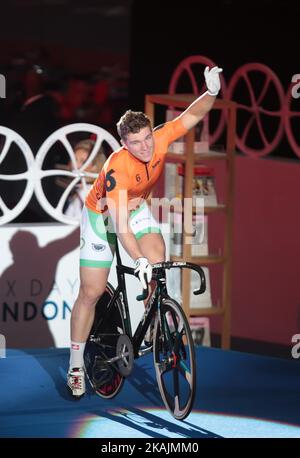 Thomas Rotherham (GBR) au cours du sixième jour de l'événement cyclisme de six jours à Londres au Vélodrome, vallée de Lee, Parc olympique de la Reine Elizabeth, Londres, on 30 octobre 2016 à Londres, Angleterre. (Photo de Kieran Galvin/NurPhoto) *** Veuillez utiliser le crédit du champ de crédit *** Banque D'Images