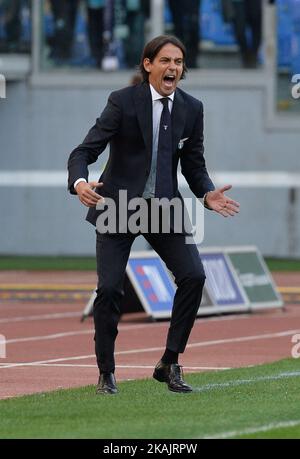 L'entraîneur du Latium Simone Inzaghi pendant la série italienne Un match de football entre S.S. Lazio et F.C. Gênes au stade olympique de Rome, le 20 novembre 2016. (Photo de Silvia Lore/NurPhoto) *** Veuillez utiliser le crédit du champ de crédit *** Banque D'Images