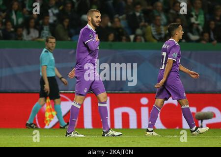 Real Madrids avance Karim Benzema de France célèbre après avoir mis un but dans le cadre du match de l'UEFA Champions League entre le Sporting Clube de Portugal et le Real Madrid à l'Estadio José Alvalade sur 22 novembre 2016 à Lisbonne, Portugal. (Photo de Bruno Barros / DPI / NurPhoto) *** Veuillez utiliser le crédit du champ de crédit *** Banque D'Images