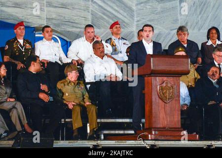 Raul Castro, le dirigeant actuel de Cuba, les membres du gouvernement cubain, de nombreux chefs d'État et de hauts fonctionnaires du monde entier, et des centaines de milliers de Cubains, rendent hommage à Fidel Castro, ancien Premier ministre et président de Cuba, Qui meurt tard dans la nuit du 25 novembre 2016, à l'âge de 90 ans. Mardi 29 novembre 2016, sur la place de la Révolution, à la Havane, Cuba. Photo par Artur Widak *** Veuillez utiliser le crédit du champ de crédit *** Banque D'Images