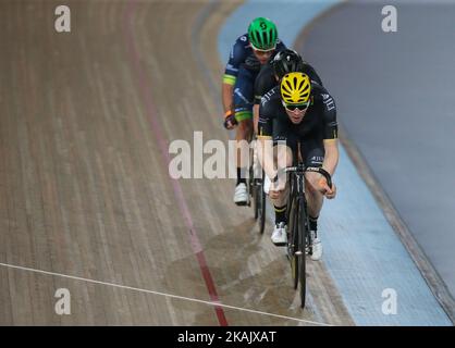 Ed Clancy of JLT Condor Scratch Race during Revolution Cycling Men's Elite Championship Champions League Event au Velodrome, Lee Valley Velopark, Parc olympique de la Reine Elizabeth, Londres, on 02 décembre 2016, Londres, Angleterre. (Photo de Kieran Galvin/NurPhoto) *** Veuillez utiliser le crédit du champ de crédit *** Banque D'Images