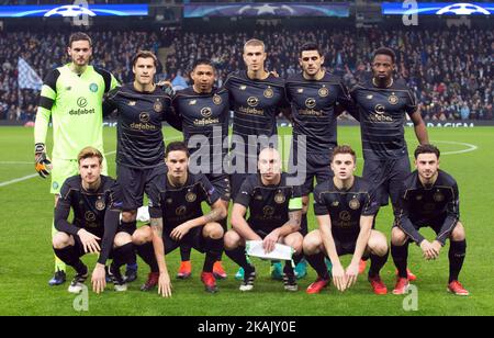 Équipe celtique lors du match DE GROUPE de la Ligue des champions de l'UEFA entre Manchester City et le Celtic au stade Etihad, Manchester, Angleterre, le 6 décembre 2016. Photo d'Andy Rowland. (Photo de Kieran Galvin/NurPhoto) *** Veuillez utiliser le crédit du champ de crédit *** Banque D'Images