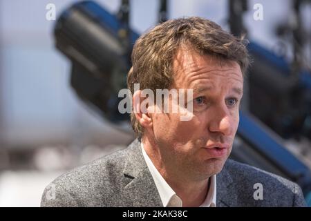 Député européen et parti vert français EELV candidat à l'élection présidentielle de 2017 Yannick Jadot présente son programme lors de la réunion de transition écologique à Paris, France, le 20 décembre 2016. (Photo de Julien Mattia/NurPhoto) *** Veuillez utiliser le crédit du champ de crédit *** Banque D'Images