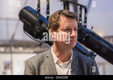 Député européen et parti vert français EELV candidat à l'élection présidentielle de 2017 Yannick Jadot présente son programme lors de la réunion de transition écologique à Paris, France, le 20 décembre 2016. (Photo de Julien Mattia/NurPhoto) *** Veuillez utiliser le crédit du champ de crédit *** Banque D'Images