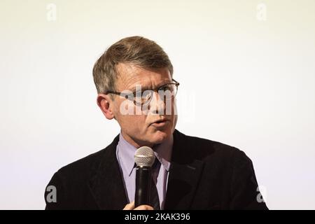 L'ancien ministre français de l'éducation Vincent Peillon, candidat du Parti socialiste aux primaires de gauche, en prévision de l'élection présidentielle française de 2017 lors de la réunion de transition écologique à Paris, en France, le 20 décembre 2016. (Photo de Julien Mattia/NurPhoto) *** Veuillez utiliser le crédit du champ de crédit *** Banque D'Images