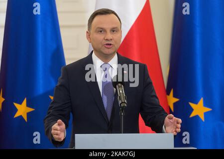 Le Président de la Pologne, Andrzej Duda, fait une déclaration au Palais présidentiel de Varsovie, Pologne, le 9 janvier 2017 (photo de Mateusz Wlodarczyk/NurPhoto) *** Veuillez utiliser le crédit du champ de crédit *** Banque D'Images